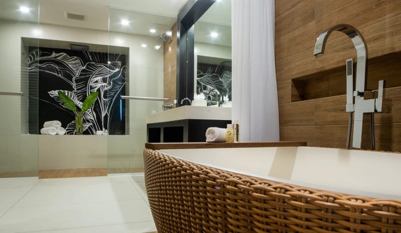 S Hotel Jamaica - Junior Suite with Cabana Ocean View Bathroom